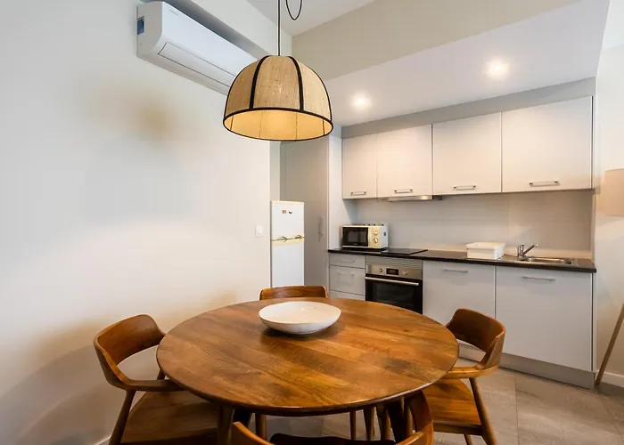 Quo Almeida Garrett *