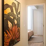Apartment Quo Almeida Garrett *