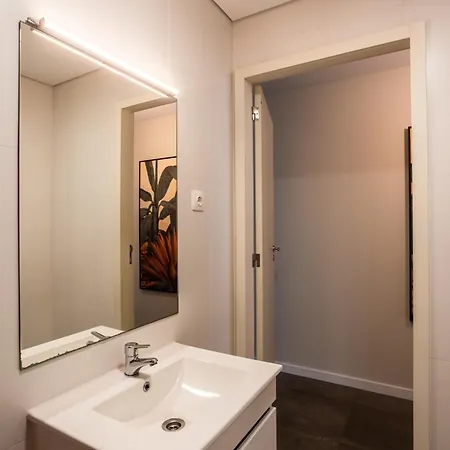 Quo Almeida Garrett *