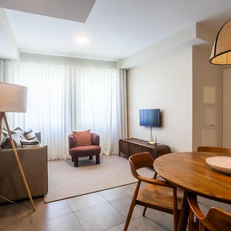 Quo Almeida Garrett Apartament