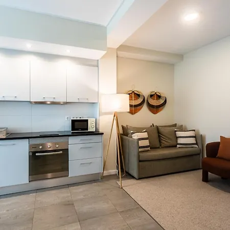 Quo Almeida Garrett Apartament
