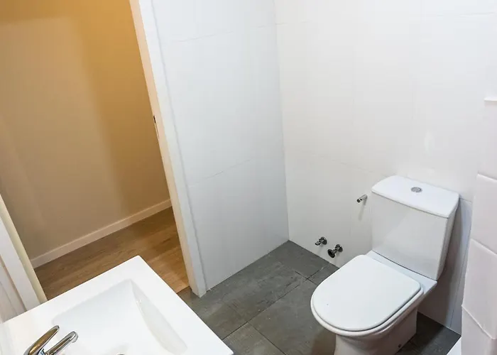 Quo Almeida Garrett * Πόντα Ντελγκάντα